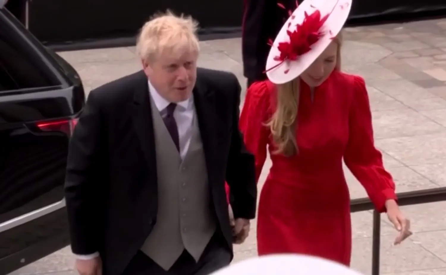 Birleşik Krallık Başbakanı Boris Johnson, Kraliçe II. Elizabeth için düzenlenen törende yuhalandı