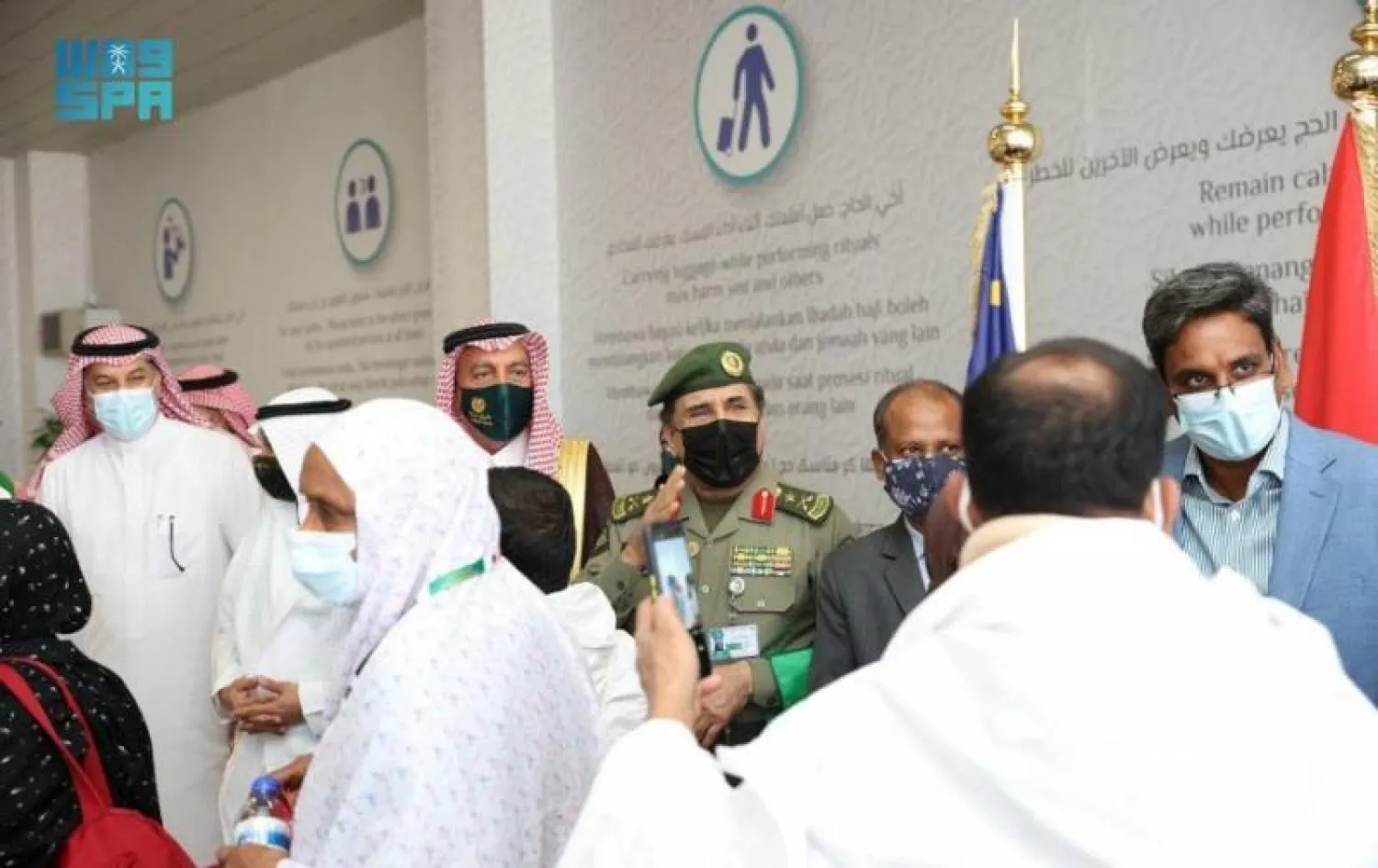 جانب من وصول الحجاج البنغلاديشيين إلى مطار الملك عبد العزيز الدولي بجدة (واس)