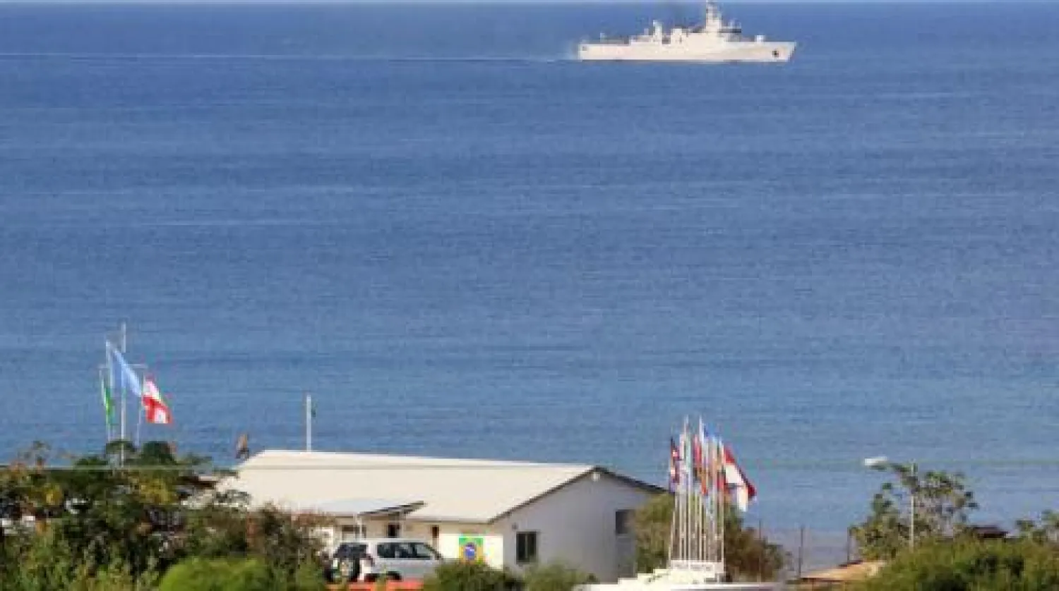 قاعدة لقوات الطوارئ الدولية (يونيفيل) عند الحدود بين لبنان وإسرائيل (رويترز)