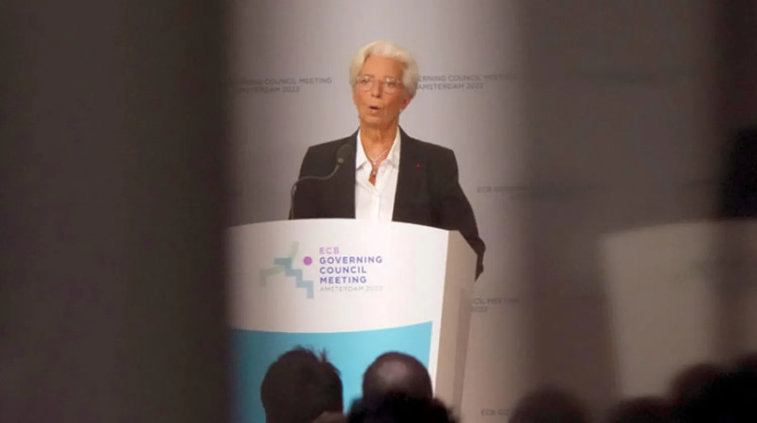 أعلن البنك المركزي الأوروبي عزمه على إنهاء برنامج شراء الأصول ابتداءً من يوليو (أ.ب)