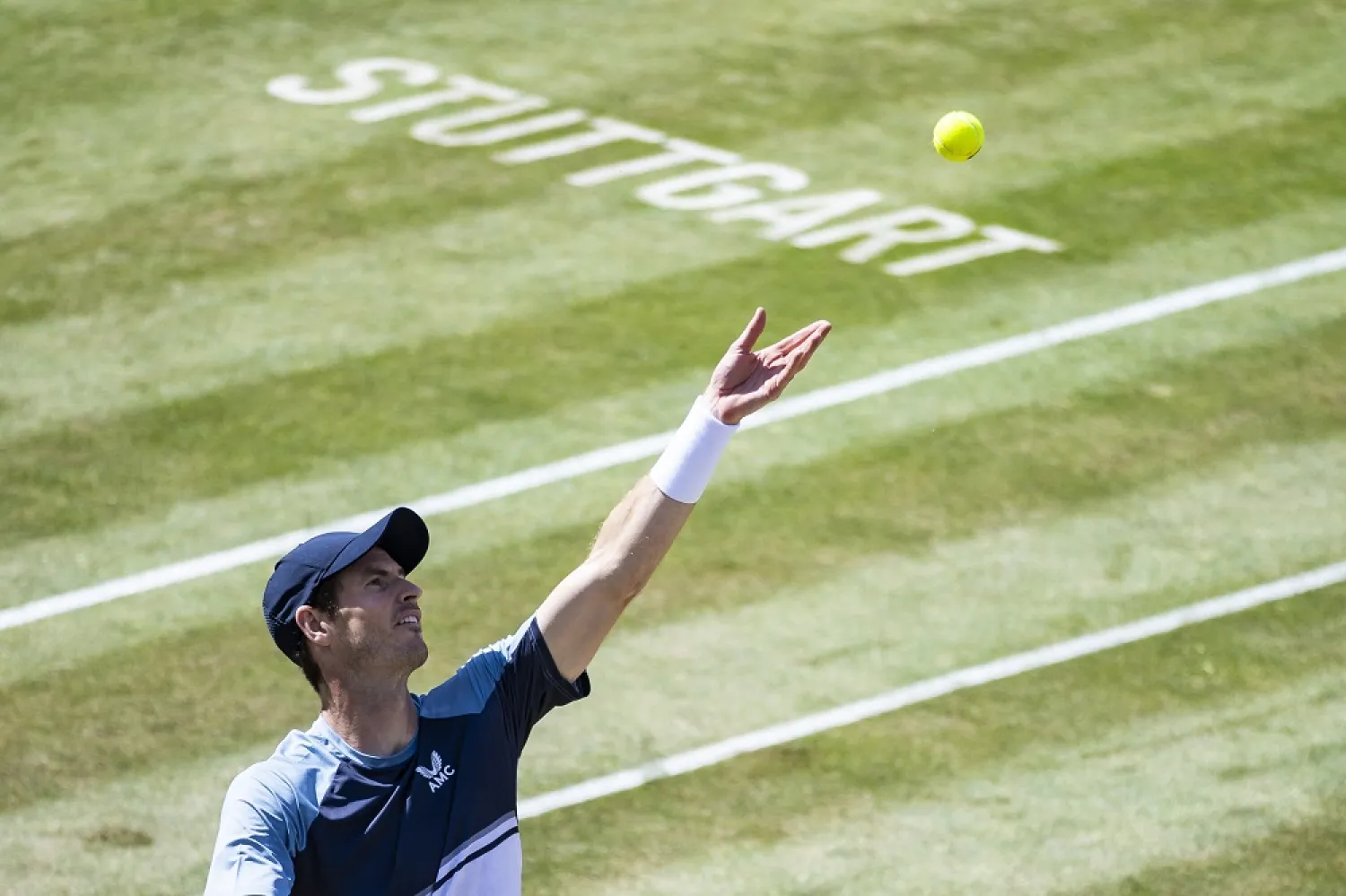 10 June 2022, Stuttgart: British tennis player Andy Murray in action against Greece's Stefanos Tsitsipas during their men's singles Quarter-Final tennis match of the Stuttgart Open Tennis Tournament. (dpa)