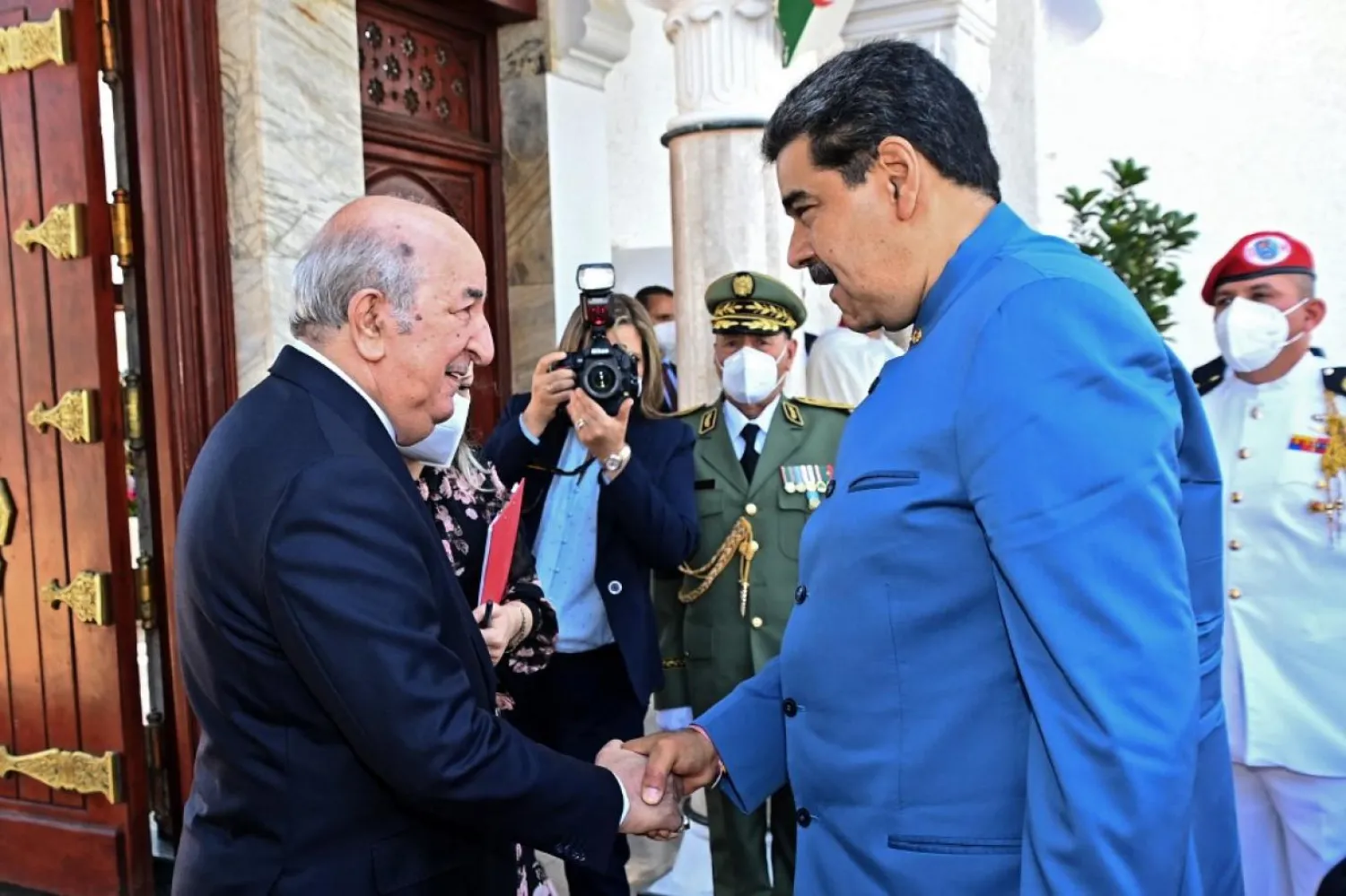 Cezayir Cumhurbaşkanı Abdulmecid Tebbun, Venezuela ile birçok konudaki görüşlerinin uyumlu olduğunu vurguladı. (AFP)