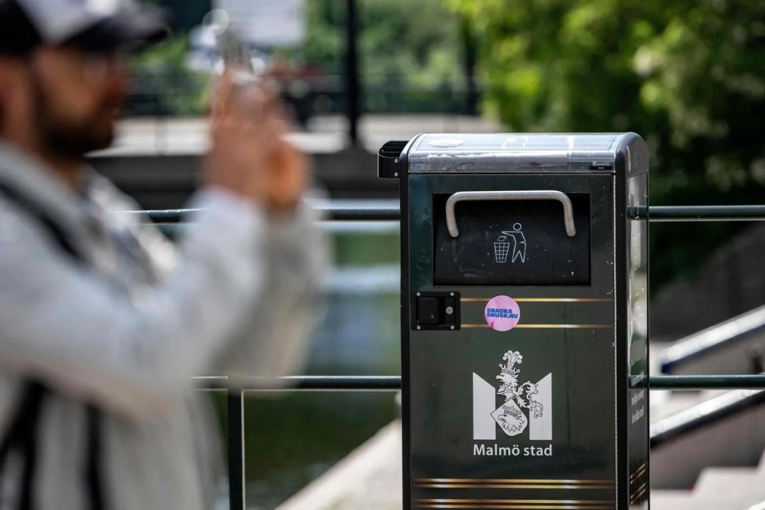 "Baştan çıkarıcı" sesin sahibinin ünlü olduğu söylense de kimliği açıklanmadı (AFP/Arşiv)

