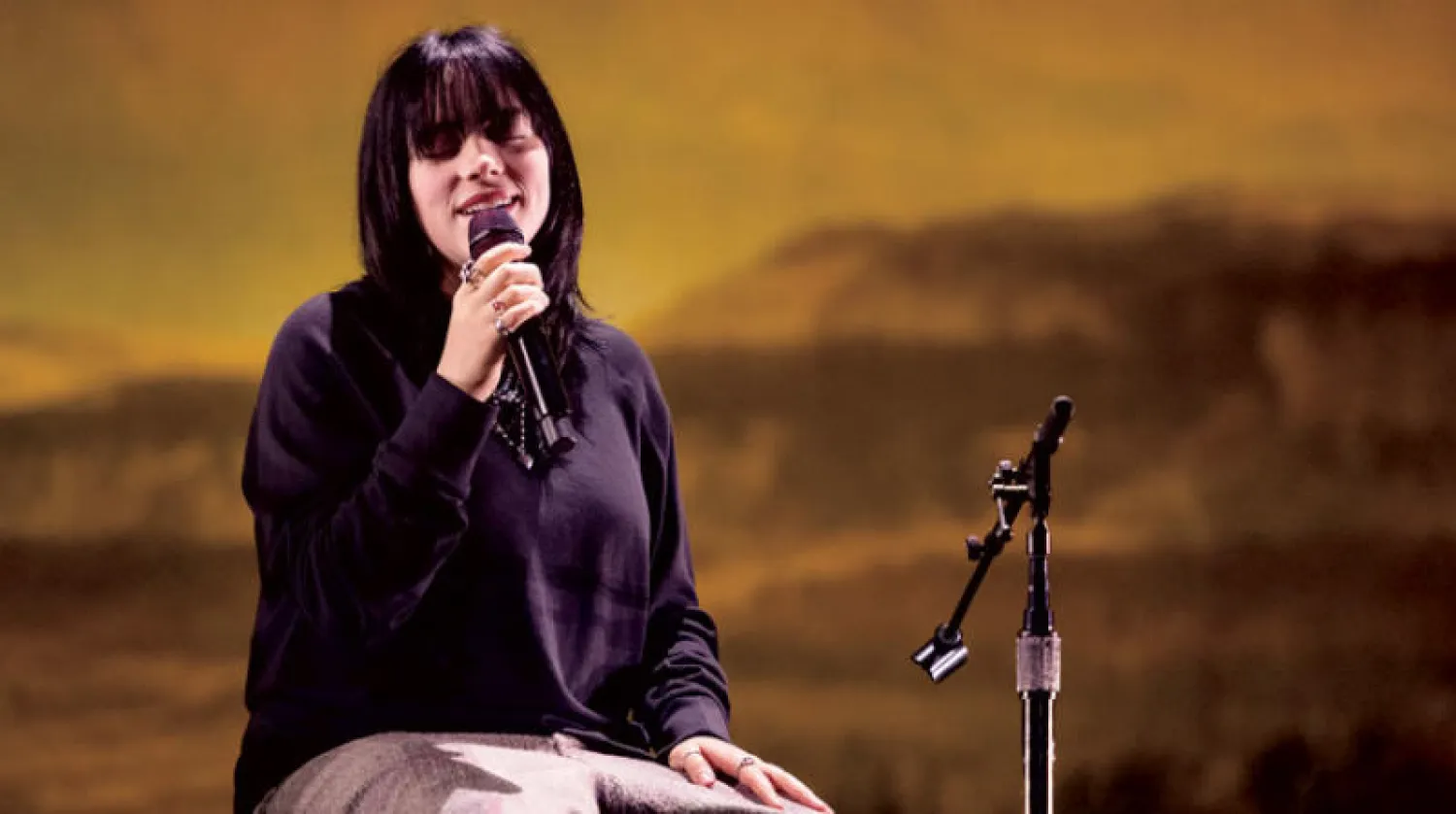 نجمة البوب​​ إيليش خلال حفل موسيقي (د.ب.أ)