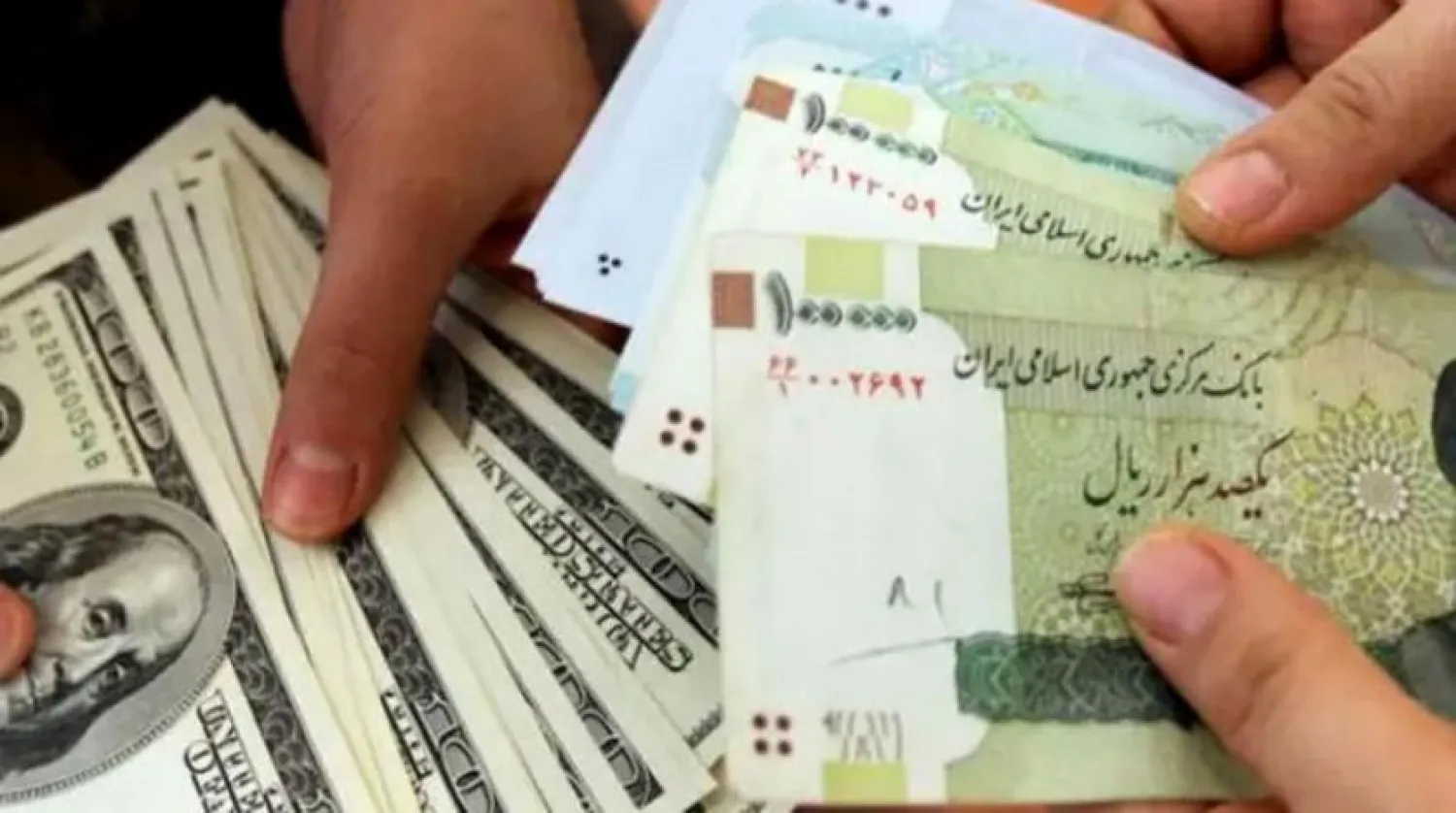 Ekonomik yaptırımlar İran para birimini rekor seviyeye düşürdü