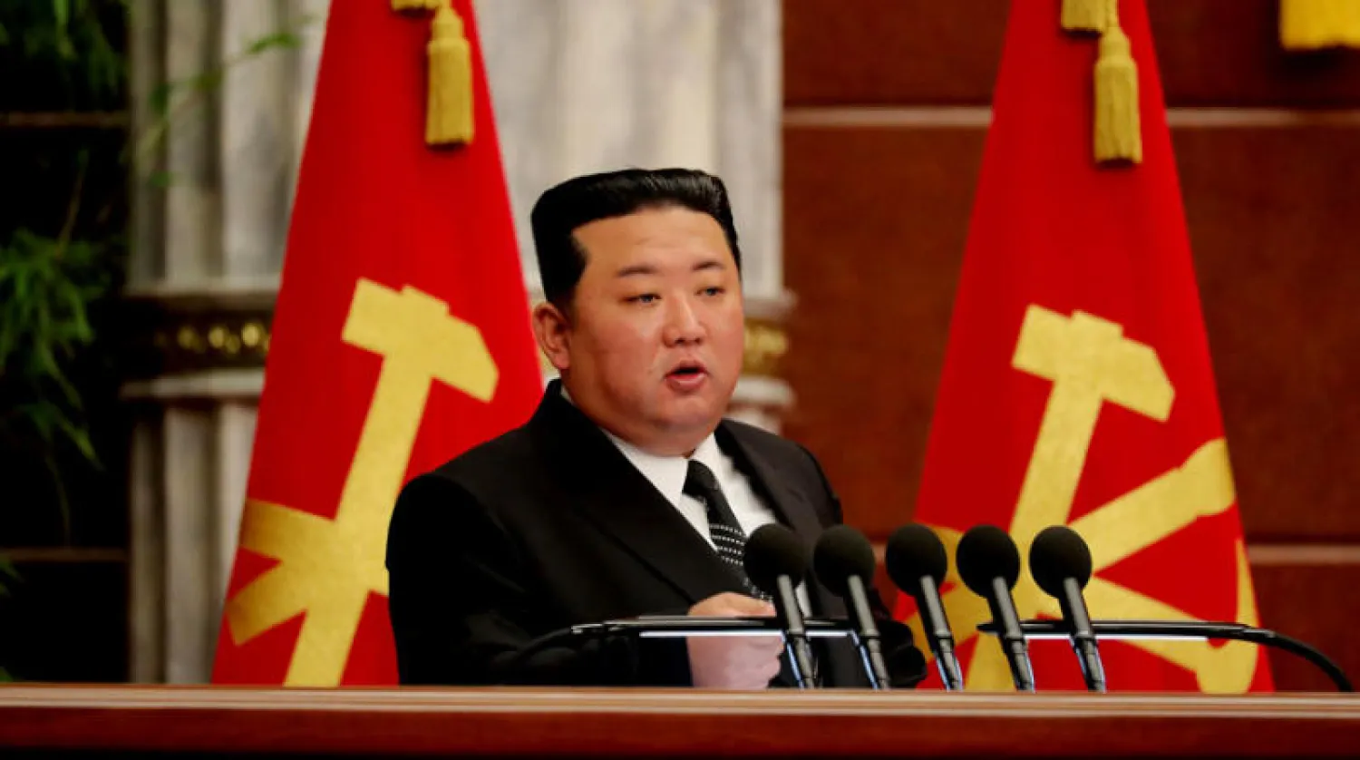 كيم جونغ أون يخاطب حزب «العمال» في بيونغ يانغ في 11 يونيو (رويترز)
