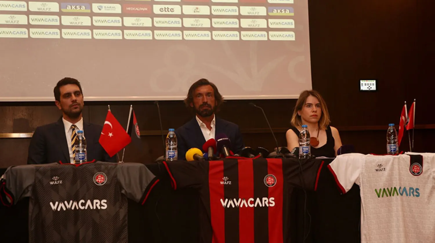 Andrea Pirlo resmen Fatih Karagümrük'te