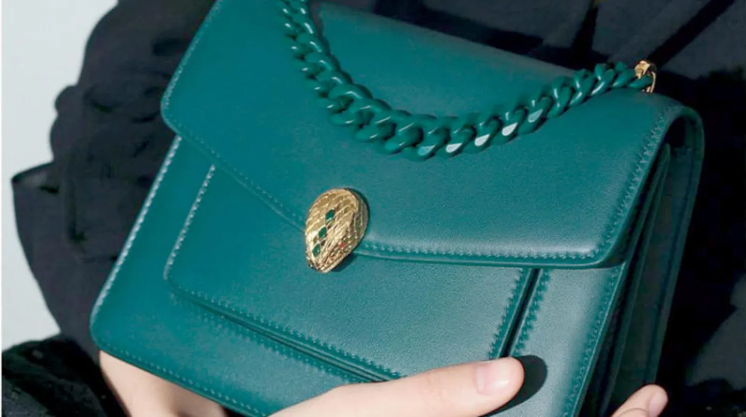 حقيبة من علامة «بولغاري» (إنستغرام)