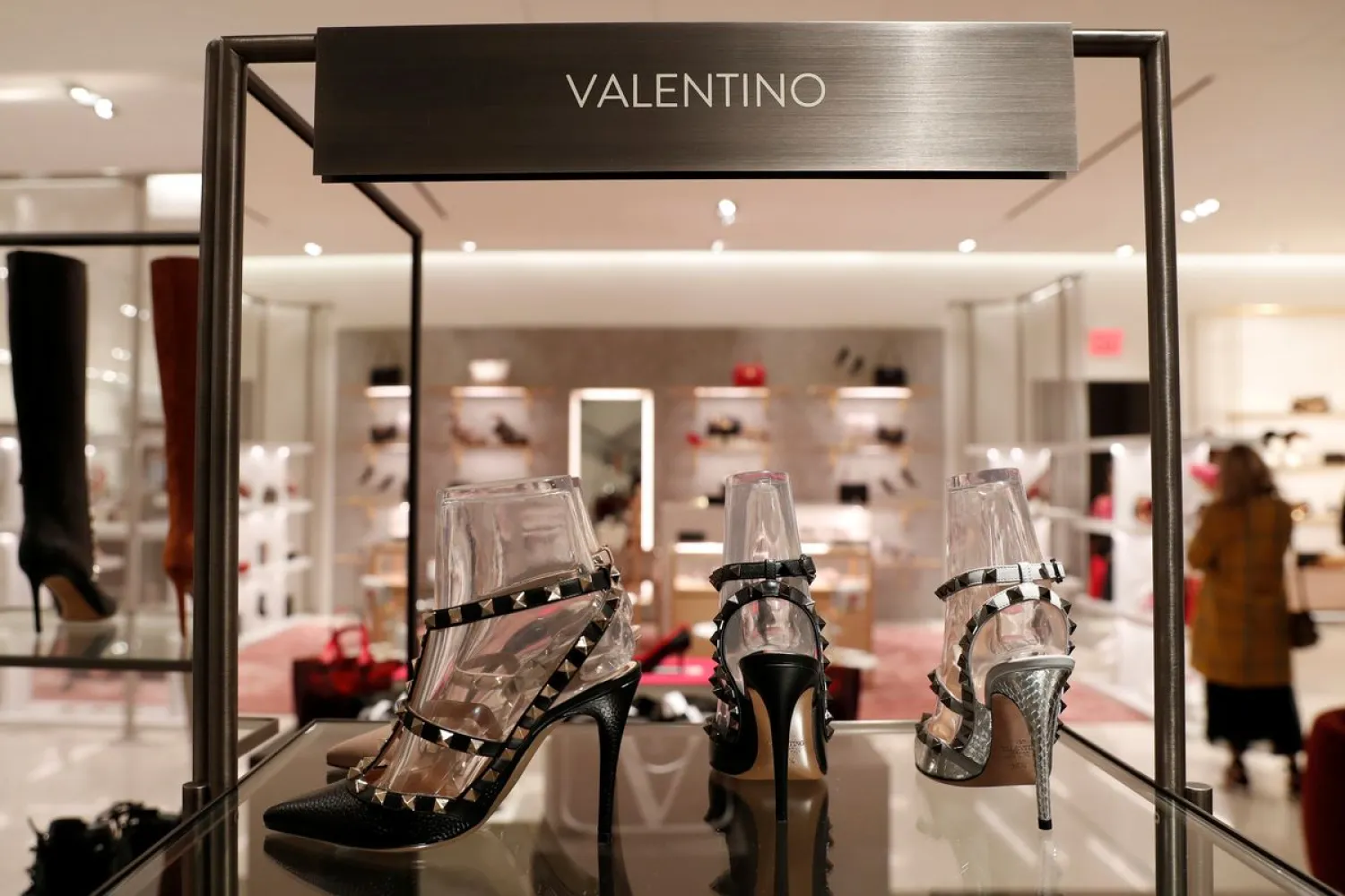Valentino Launches Second Phase of Vintage Project