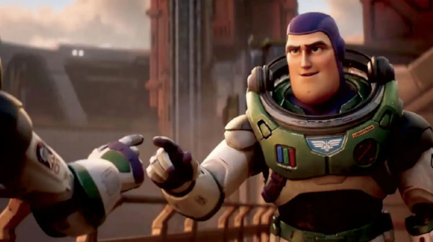 مشهد من «لايتيير»