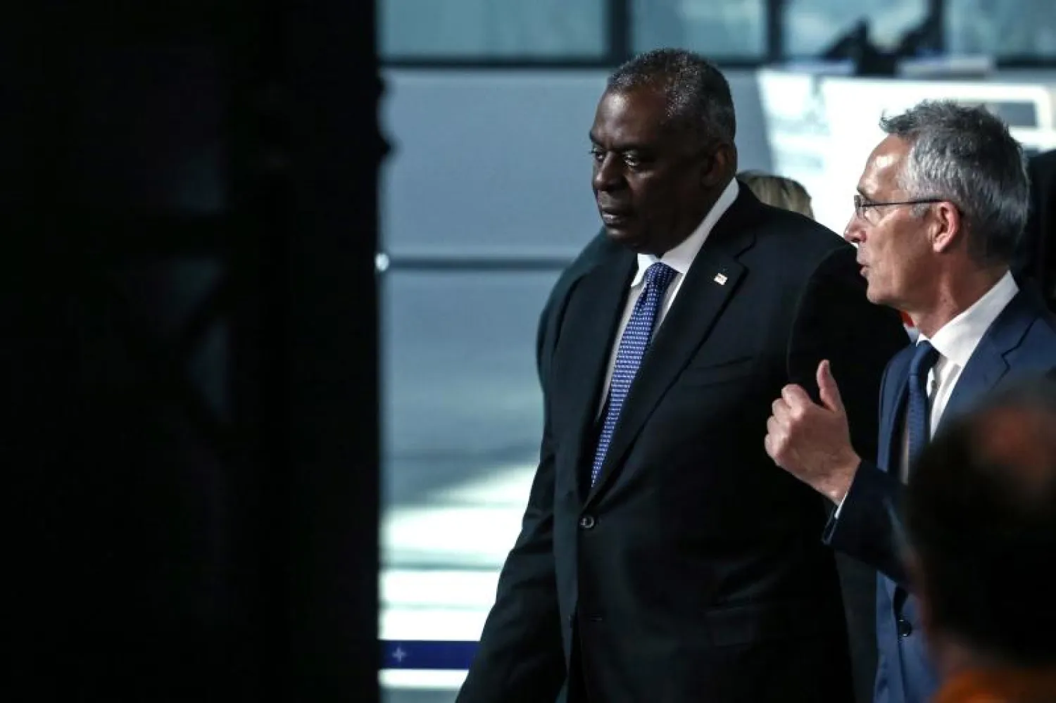 وزير الدفاع الأميركي لويد أوستن والأمين العام لحلف الناتو ينس ستولتنبرغ (أ.ف.ب)