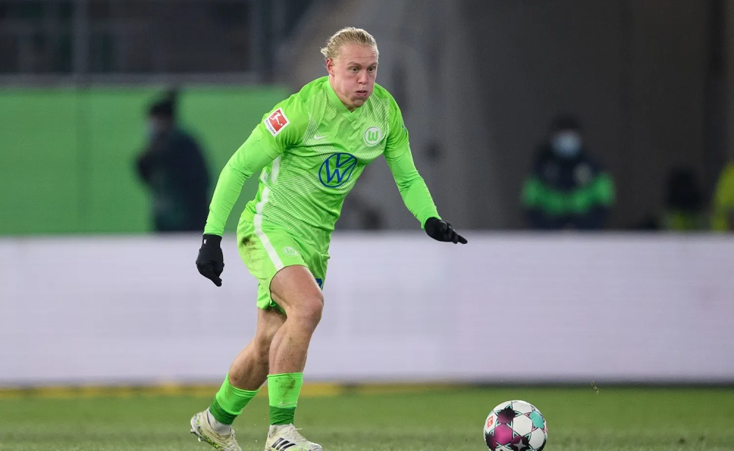 31 January 2021, Lower Saxony, Wolfsburg: Then Wolfsburg's Xaver Schlager in action during the German Bundesliga match between VfL Wolfsburg and SC Freiburg at Volkswagen Arena. (dpa)