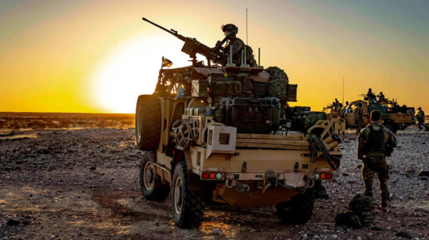 صورة بثتها هيئة الدفاع الفرنسية في 13 يونيو 2022 تُظهر تدريب جنود في قاعدة «ميناكا» العسكرية شمال شرقي مالي قبل انسحاب نهائي من الدولة الواقعة في الساحل بعد تسع سنوات من القتال ضد المتشددين (أ.ف.ب)