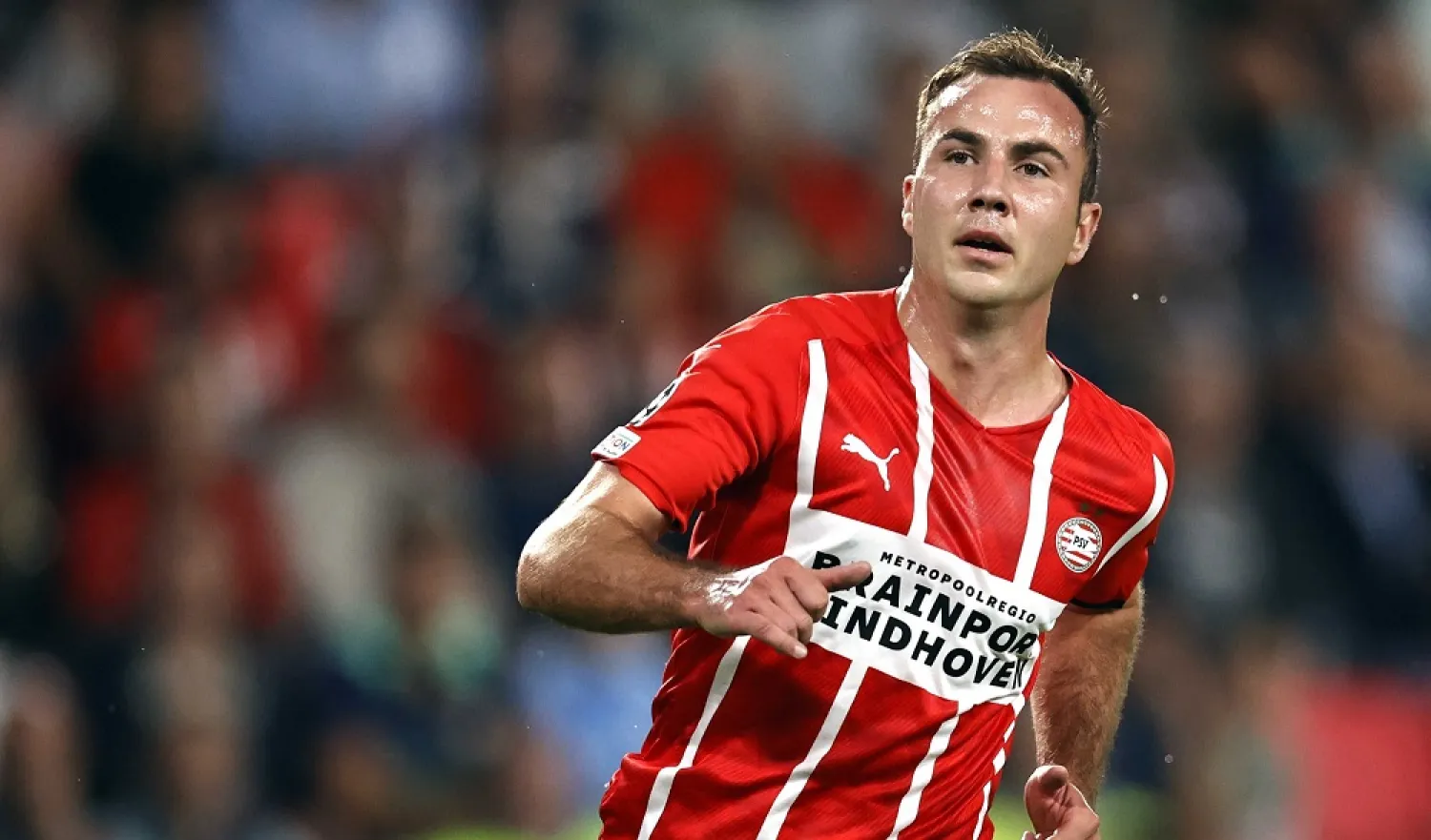 24 August 2021, Netherlands, Eindhoven: PSV Eindhoven's Mario Goetze in action during the UEFA Champions League Qualification match between PSV Eindhoven and Benfica Lisbon. (dpa)