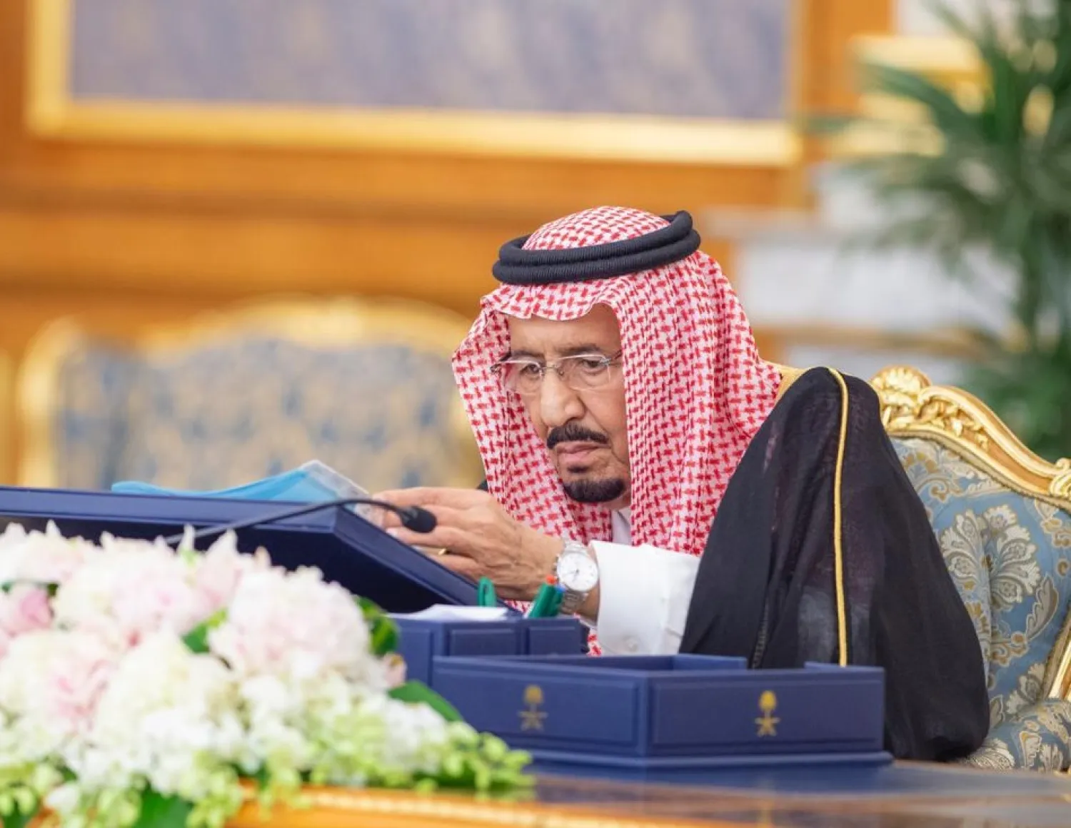 King Salman chairs a cabinet meeting Jeddah on Tuesday. (SPA)