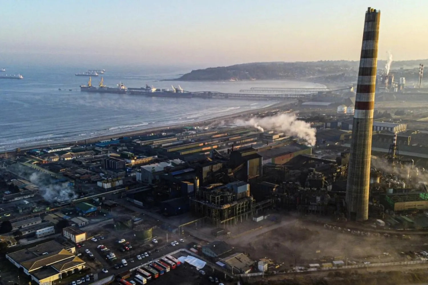 Şirketin kapatma kararı aldığı üretim tesisinin çevresinde yaklaşık 50 bin kişi yaşıyor (AFP)

