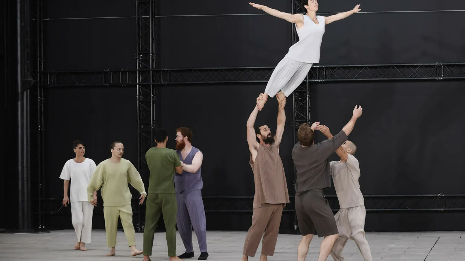 Acrobats livened up Issey Miyake's return to Paris Fashion Week JULIEN DE ROSA AFP
