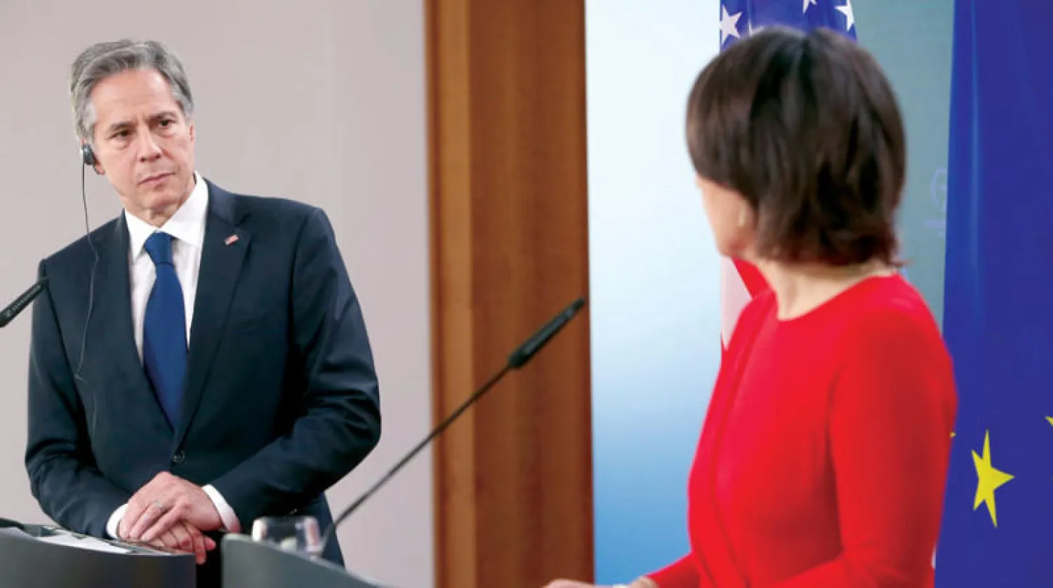 وزير الخارجية الأميركي مع نظيرته الألمانية أمس في برلين (إ.ب.أ)