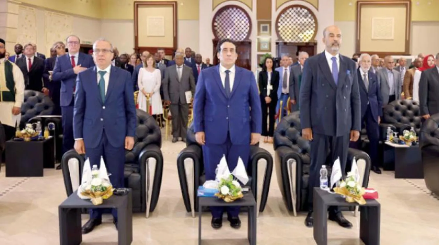 Başkanlık Konseyi Başkanı Menfi, iki yardımcısı Musa el-Kuni ve Abdullah el-Lafi ile birlikte ulusal uzlaşı için stratejik vizyon çalışması başlattı. (Başkanlık Konseyi)