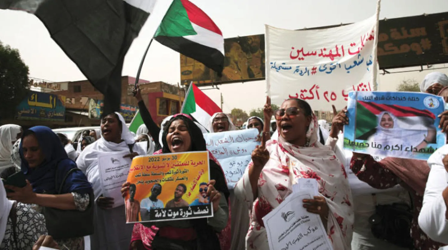 جانب من مظاهرات في الخرطوم السبت الماضي (أ.ب)