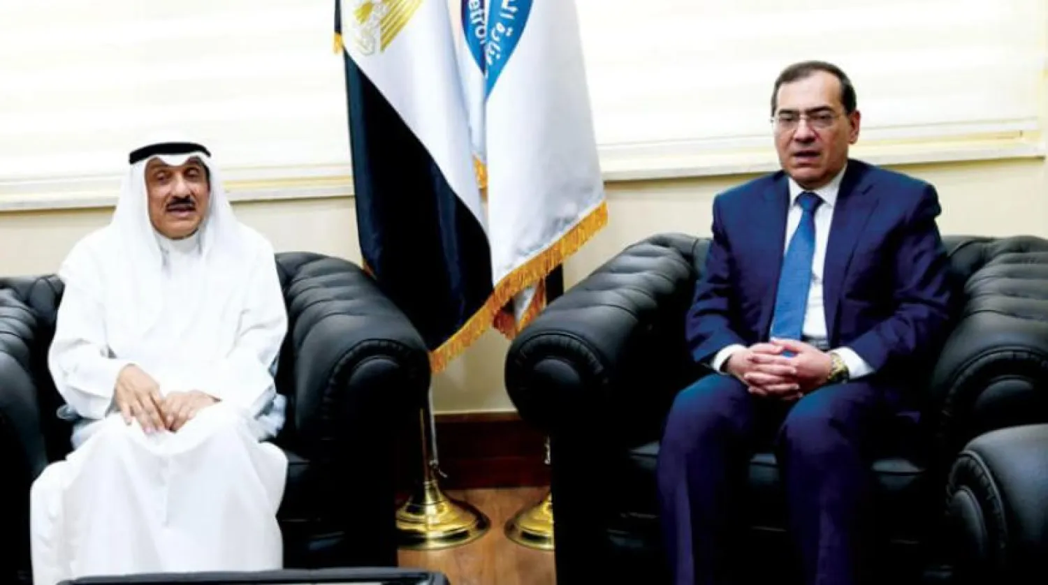 Egyptian Petroleum Minister Tarek El Molla during a meeting with the Secretary-General of OAPEC, Ali bin Sabt, in Cairo on Monday, June 27, 2022.  (Asharq Al-Awsat) 

