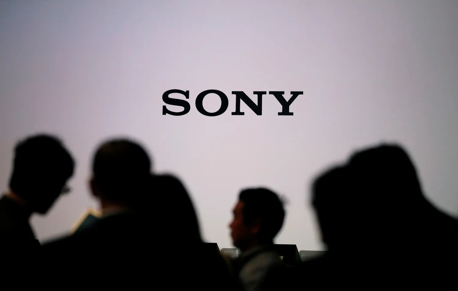 Journalists wait for Sony Corp's President's news conference on the company's business plan at Sony's headquarters in Tokyo, Japan May 22, 2018. REUTERS/Toru Hanai