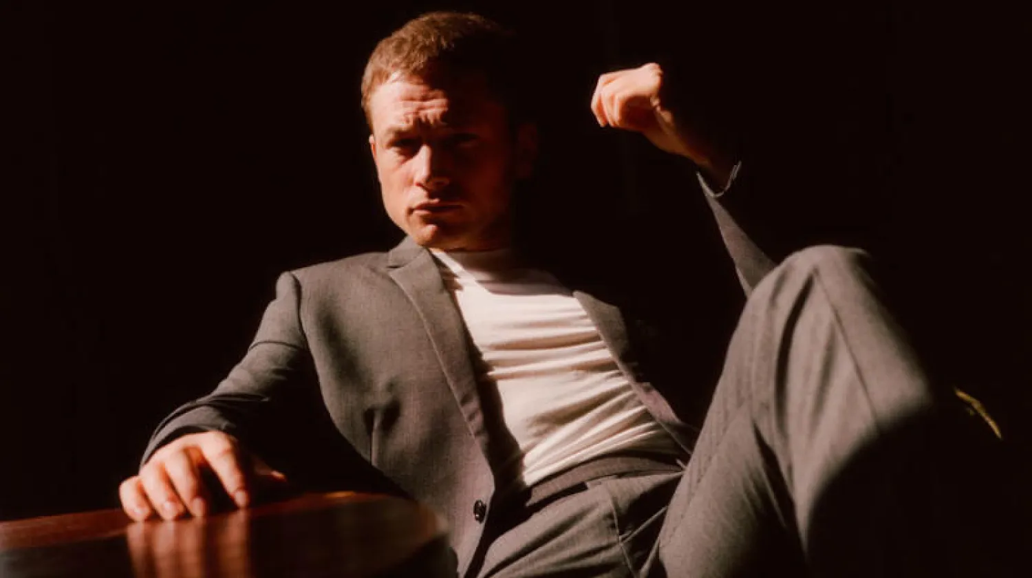 إغيرتون تاجر مخدرات في «بلاك بيرد» (نيويور تايمز) 