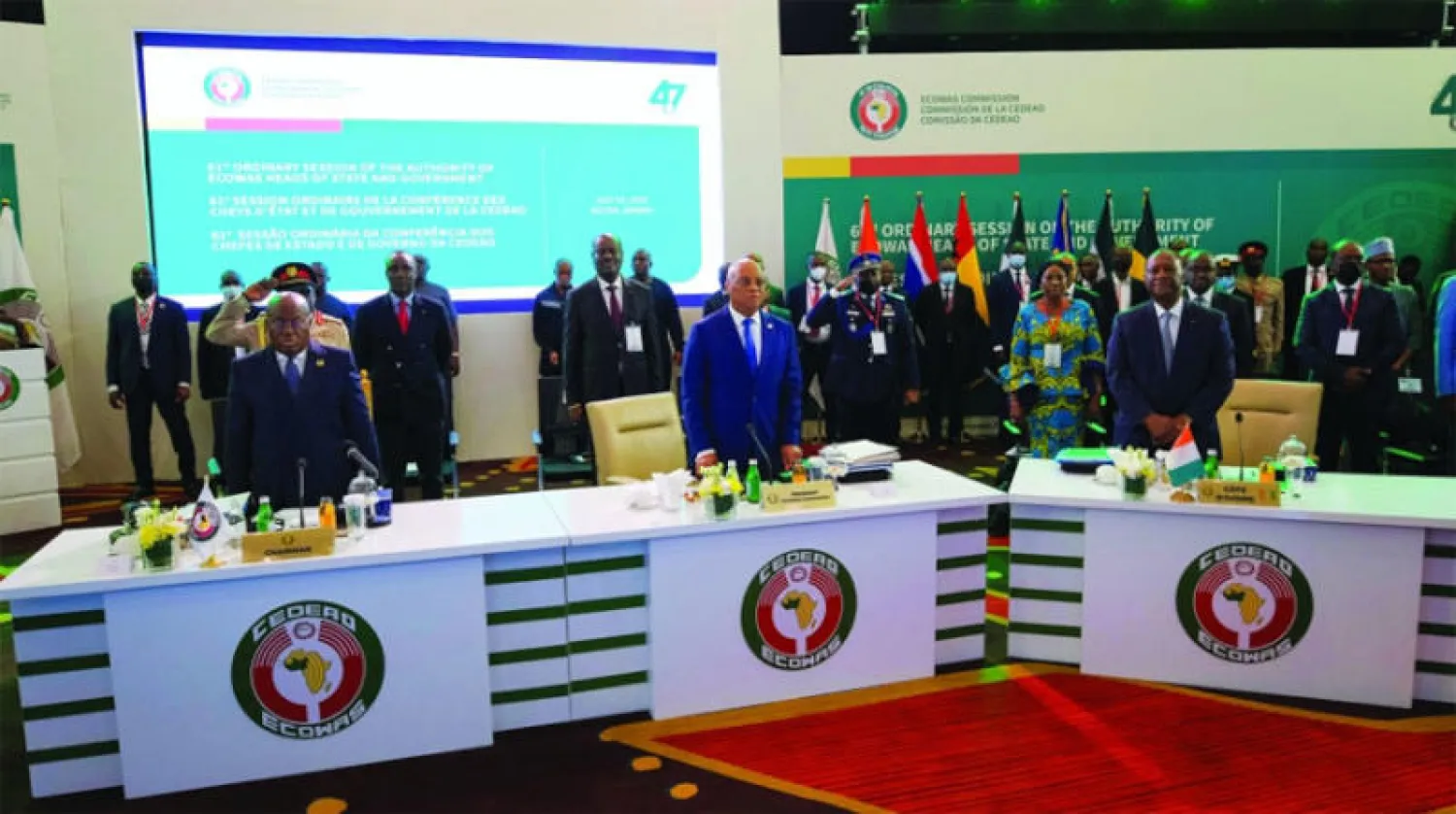 جانب من اجتماع «إيكواس» في أكرا أمس (رويترز)