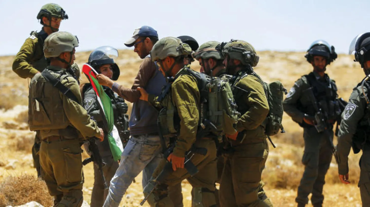 جنود اسرائيليون في دورية روتينية في الضفة الغربية (أ.ف.ب)