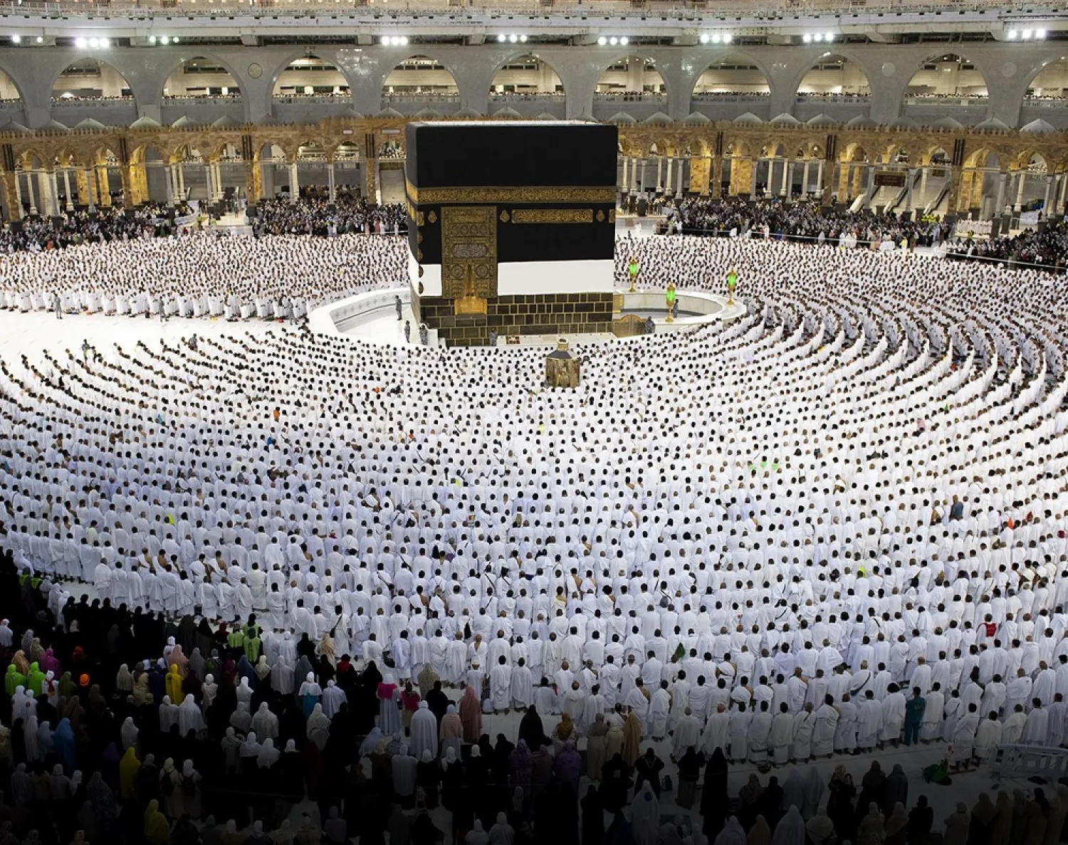 Worshipers perform the Maghrib prayer at the Grand Mosque in Makkah on Tuesday. (SPA)