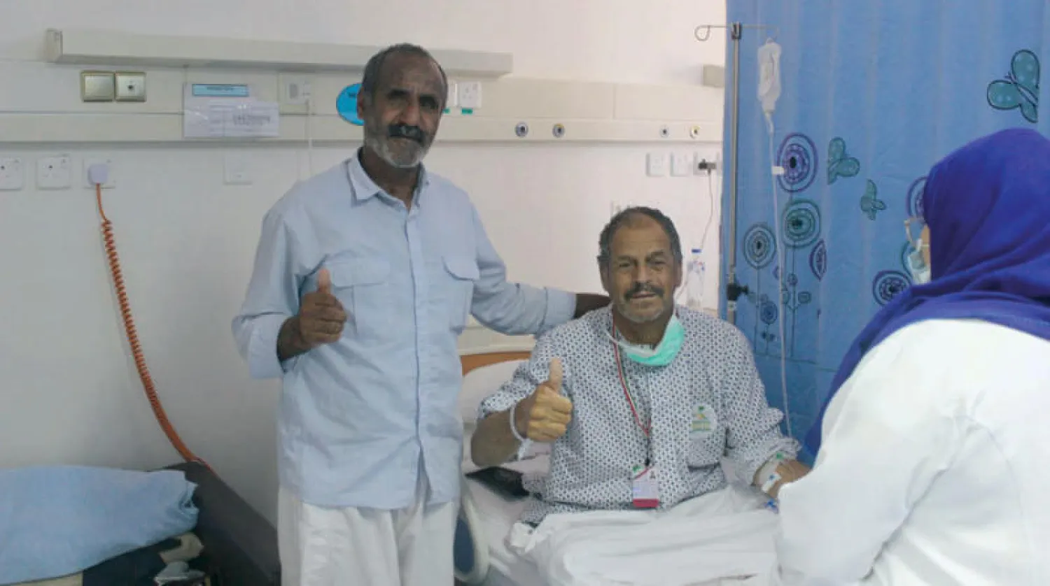 الحاج أحمد نيازي يتلقى الرعاية الصحية