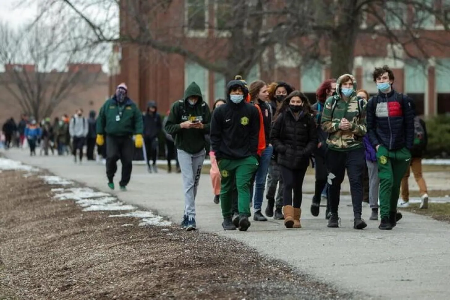 التدخل قد يكون علاجاً منخفض التكلفة وفعالاً لضغوط المراهقين (أرشيفية - رويترز)