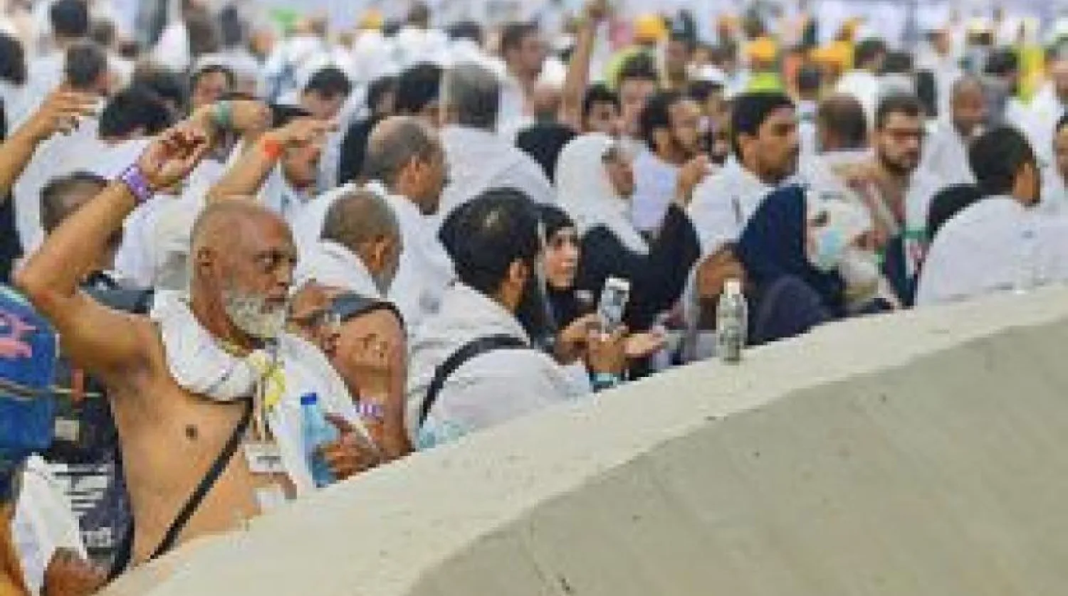 Hacılar Akabe Cemresi’ne taş atıyor (SPA)