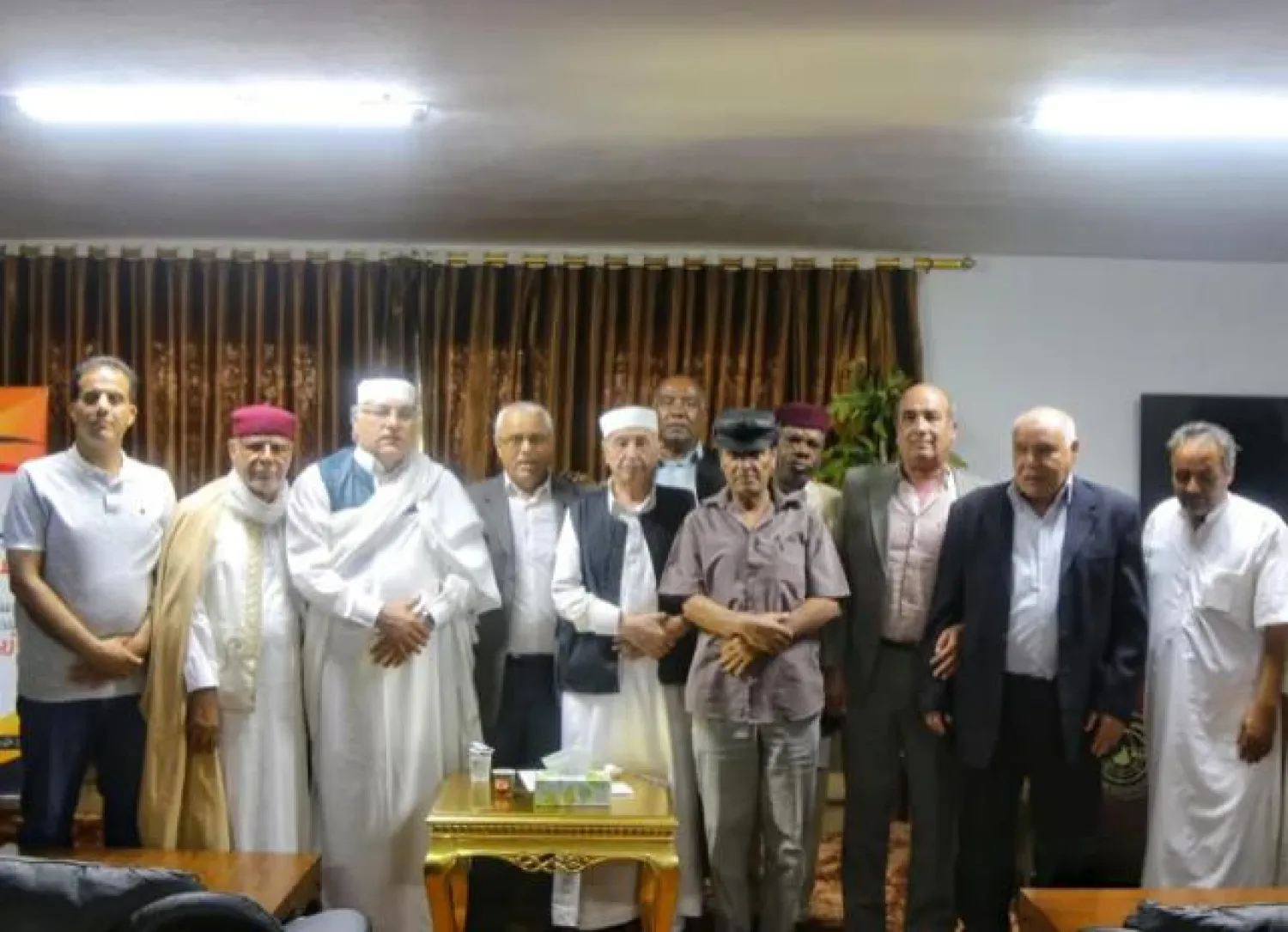 رئيس مجلس النواب الليبي مع أنصار نظام القذافي وقادة أحزاب سياسية (مجلس النواب الليبي)