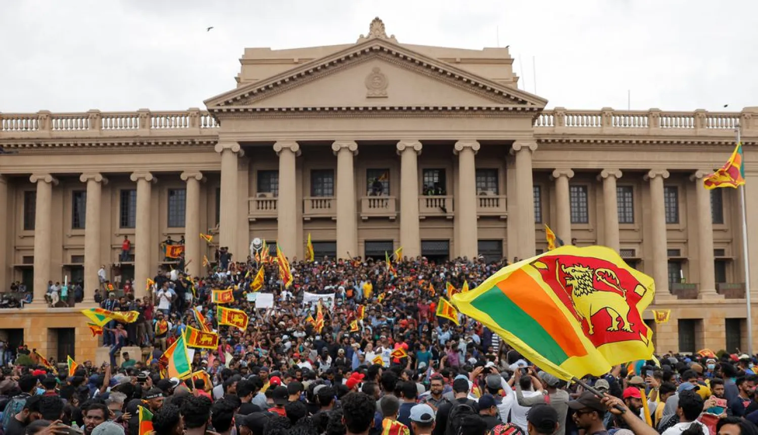 Demonstrators protest inside the Presidential Secretariat premises, after President Gotabaya Rajapaksa fled, amid the country's economic crisis, in Colombo, Sri Lanka July 9, 2022. REUTERS/Dinuka Liyanawatte

