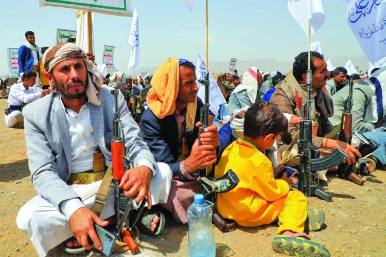 جانب من أنصار الحوثيين لدى حضورهم مناسبة دينية (أ.ف.ب)