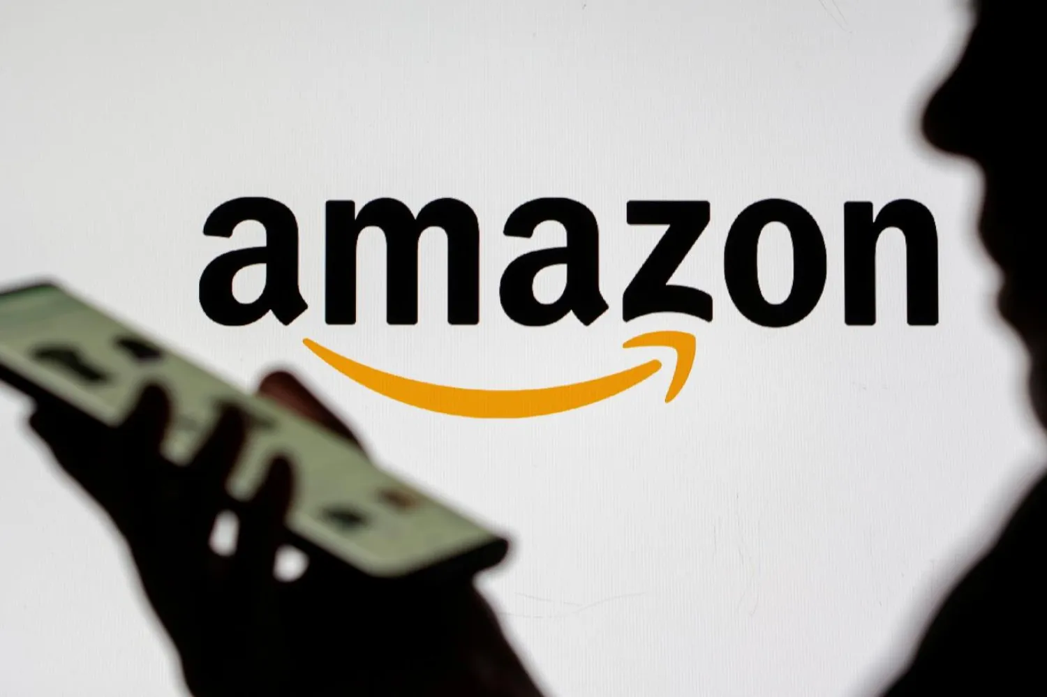 Facebook'ta 43 bin üyeye sahip Amazon Product Review (Amazon Ürün İncelemesi) adlı grup bu yıl kapatılmıştı (Reuters)