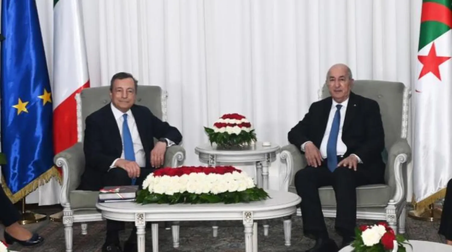 Cezayir Cumhurbaşkanı Abdülmecid Tebbun, İtalya Başbakanı Mario Draghi’yi ağırlarken (DPA)