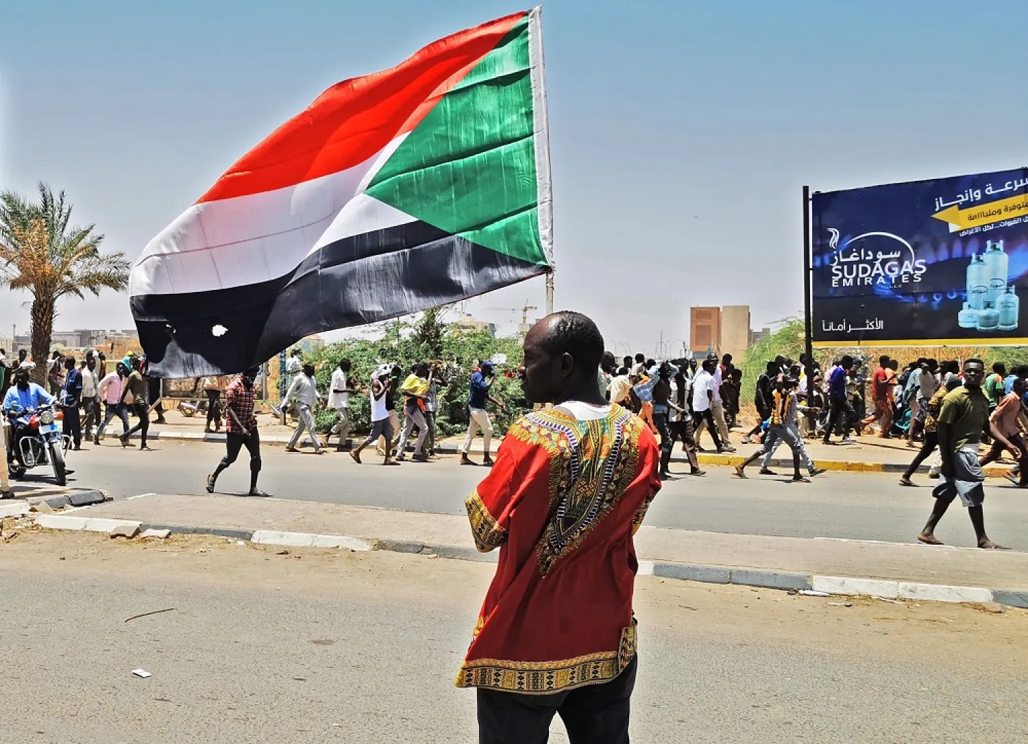  Sudan's Hausa people protest in Khartoum's southern suburb of Mayo on July 19, 2022, demanding justice for comrades killed in a deadly land dispute with a rival ethnic group in the country's south. (AFP) 