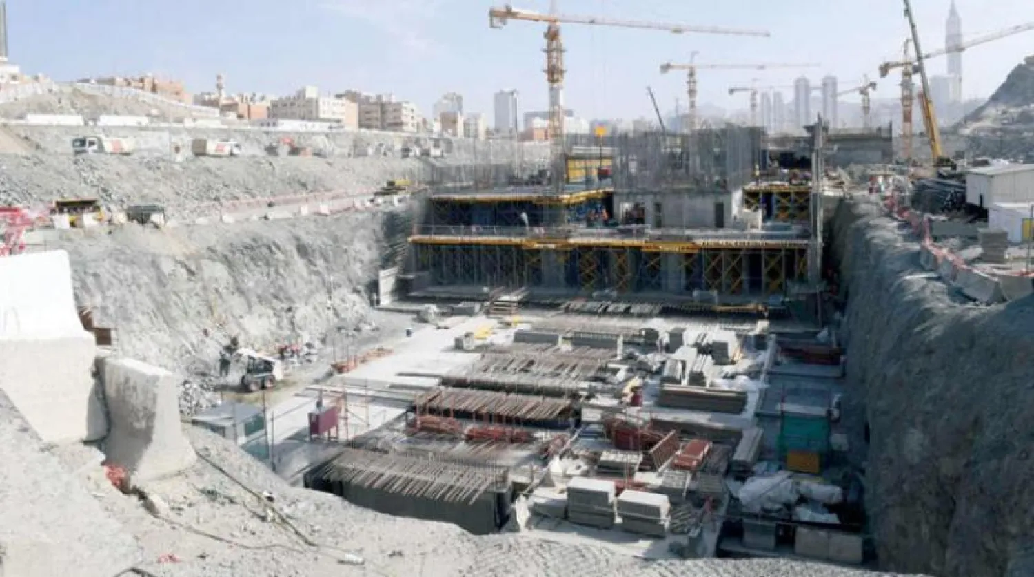 Saudi Arabia leads the contract award in the Gulf region (Asharq Al-Awsat)