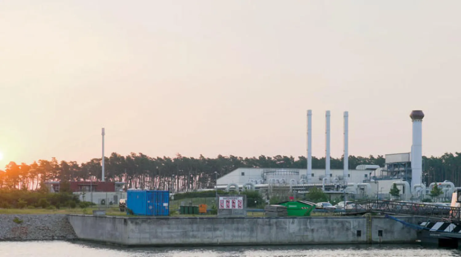 عاد العمل بخط «نوردستريم» بين روسيا وألمانيا بعد انتهاء أعمال الصيانة (أ.ب)