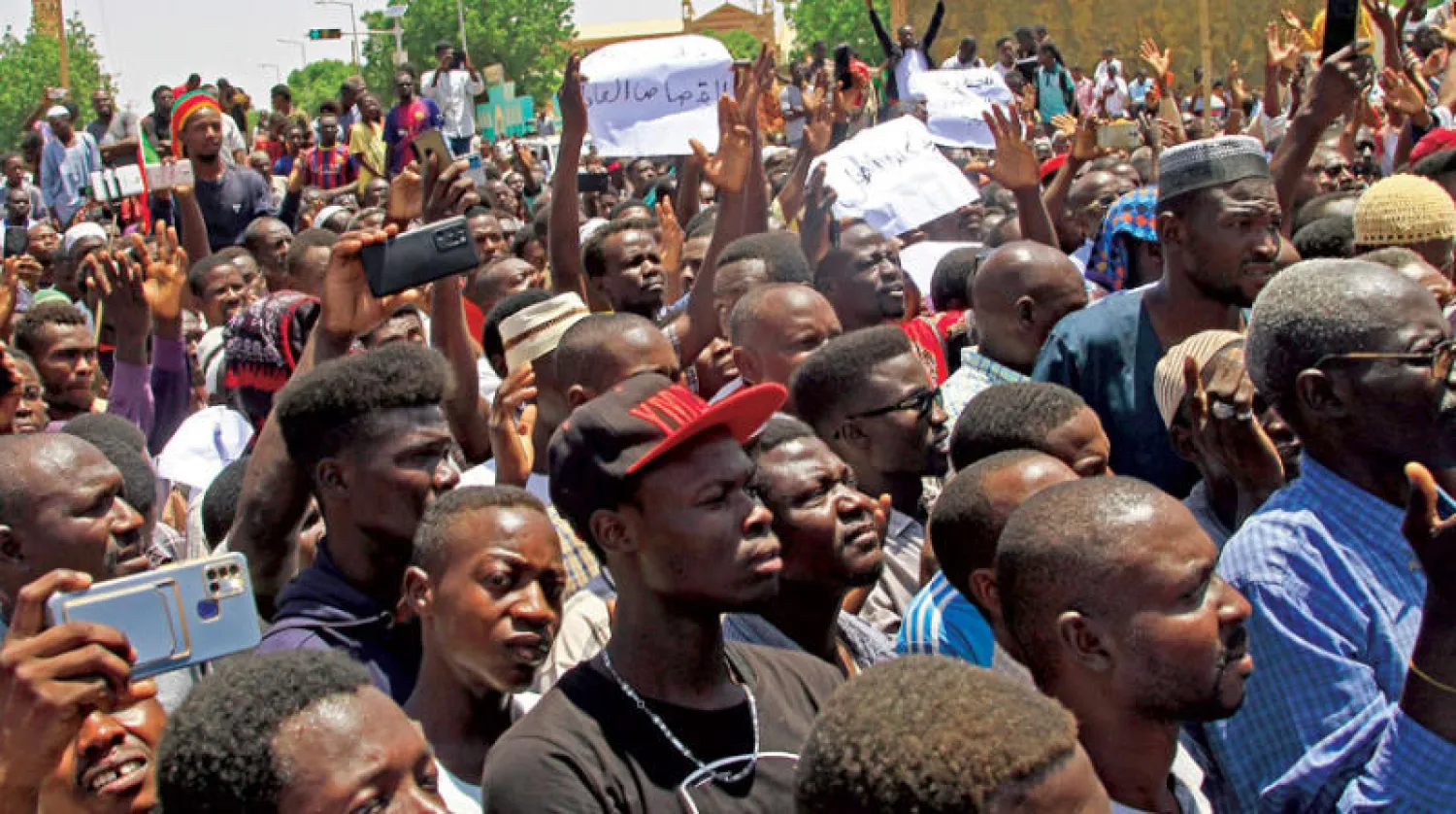 موكب لقبيلة «الهوسا» في إقليم كردفان احتجاجاً على أحداث النيل الأزرق 19 يوليو (أ.ف.ب)