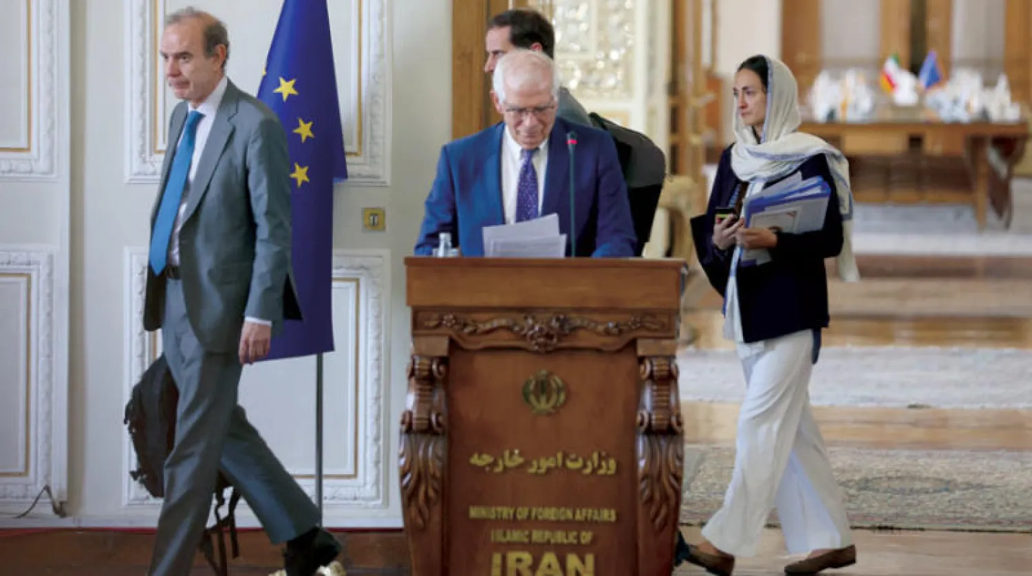 مورا يحضر مؤتمراً صحافياً مشتركاً بين بوريل وعبداللهيان في طهران يوم 25 يونيو 2022 (رويترز)