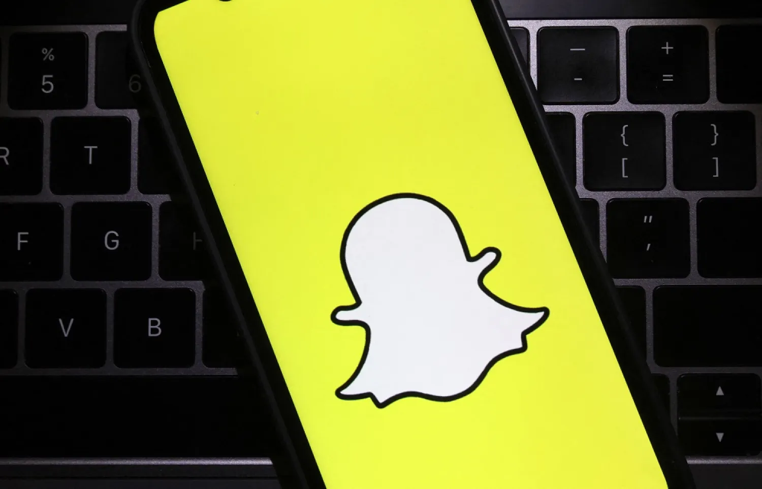 In this file photo illustration taken on February 3, 2022, the Snapchat logo is displayed on a cell phone screen in San Anselmo, California. (Getty Images)