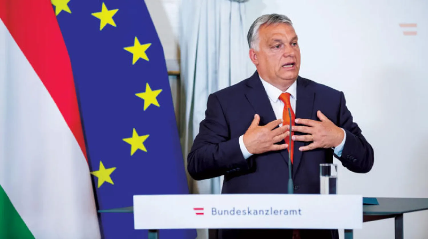 أوربان يتحدث خلال مؤتمر صحافي مع المستشار النمساوي بفيينا في 28 يوليو (إ.ب.أ)