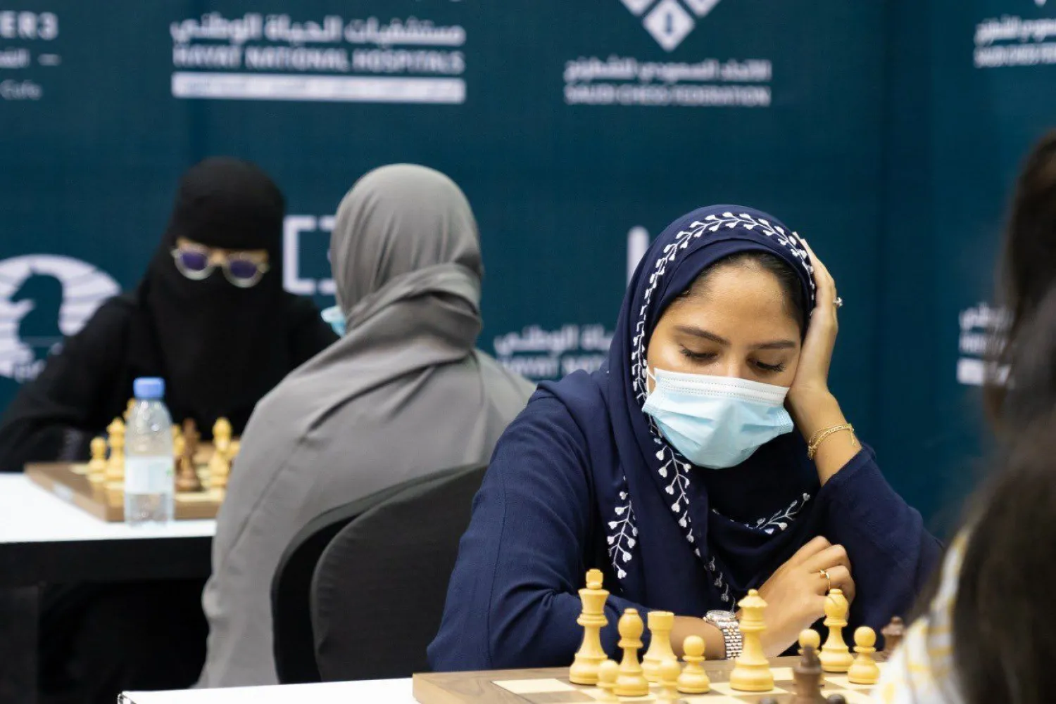 يحصل صاحب المركز الأول من كل فئة على ثلاثة آلاف ريال (الشرق الأوسط)