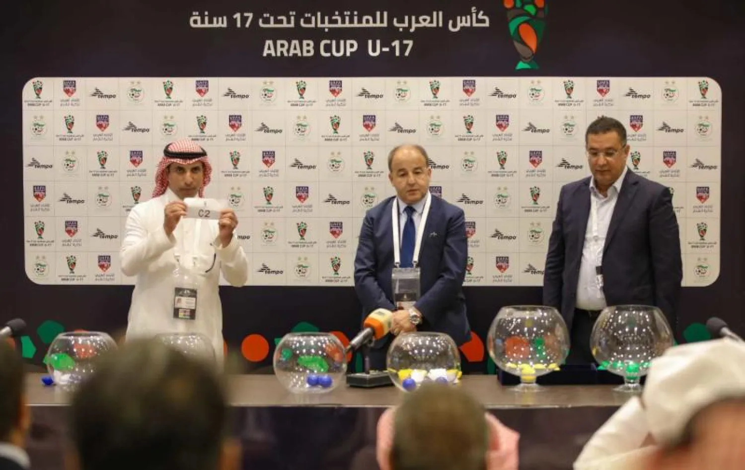 جانب من مراسم القرعة في مدينة الأمير سلطان بن عبد العزيز الرياضية بأبها (الشرق الأوسط)