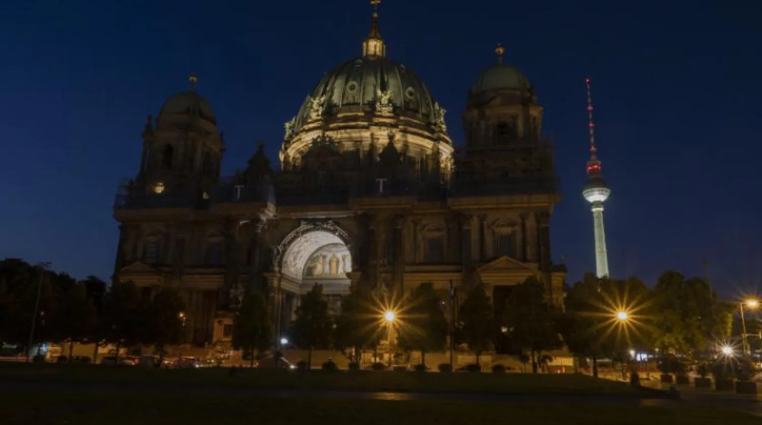 Berlin Katedrali artık tam olarak aydınlatılmıyor (AP)