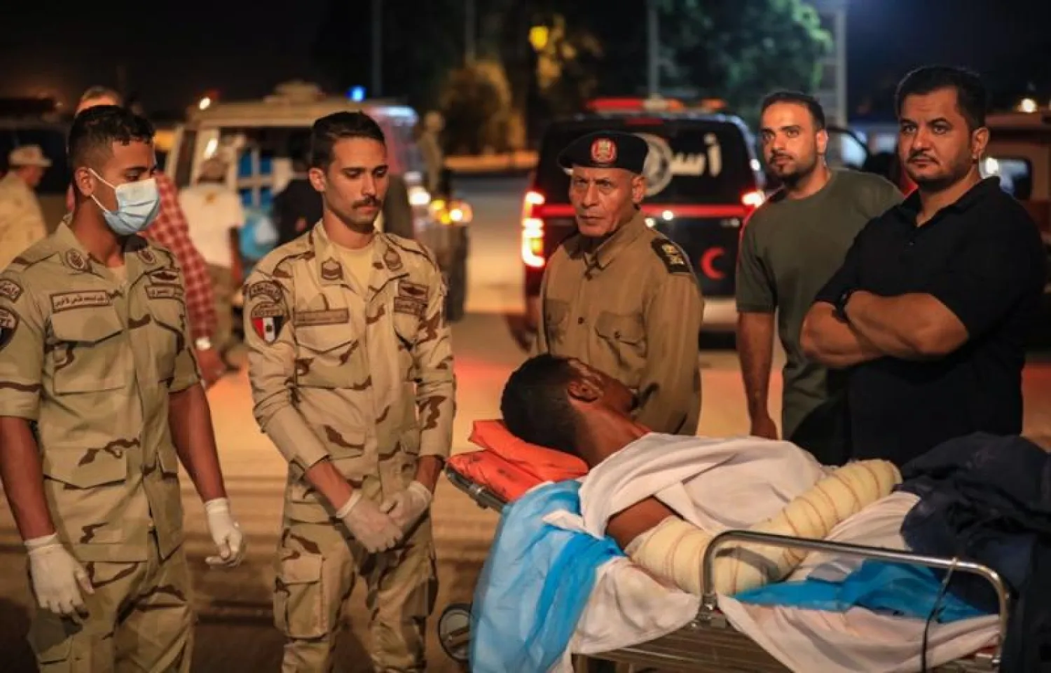 خلال نقل جرحى الحادث إلى مصر للعلاج (مسؤول التوجيه المعنوي بالجيش الوطني)