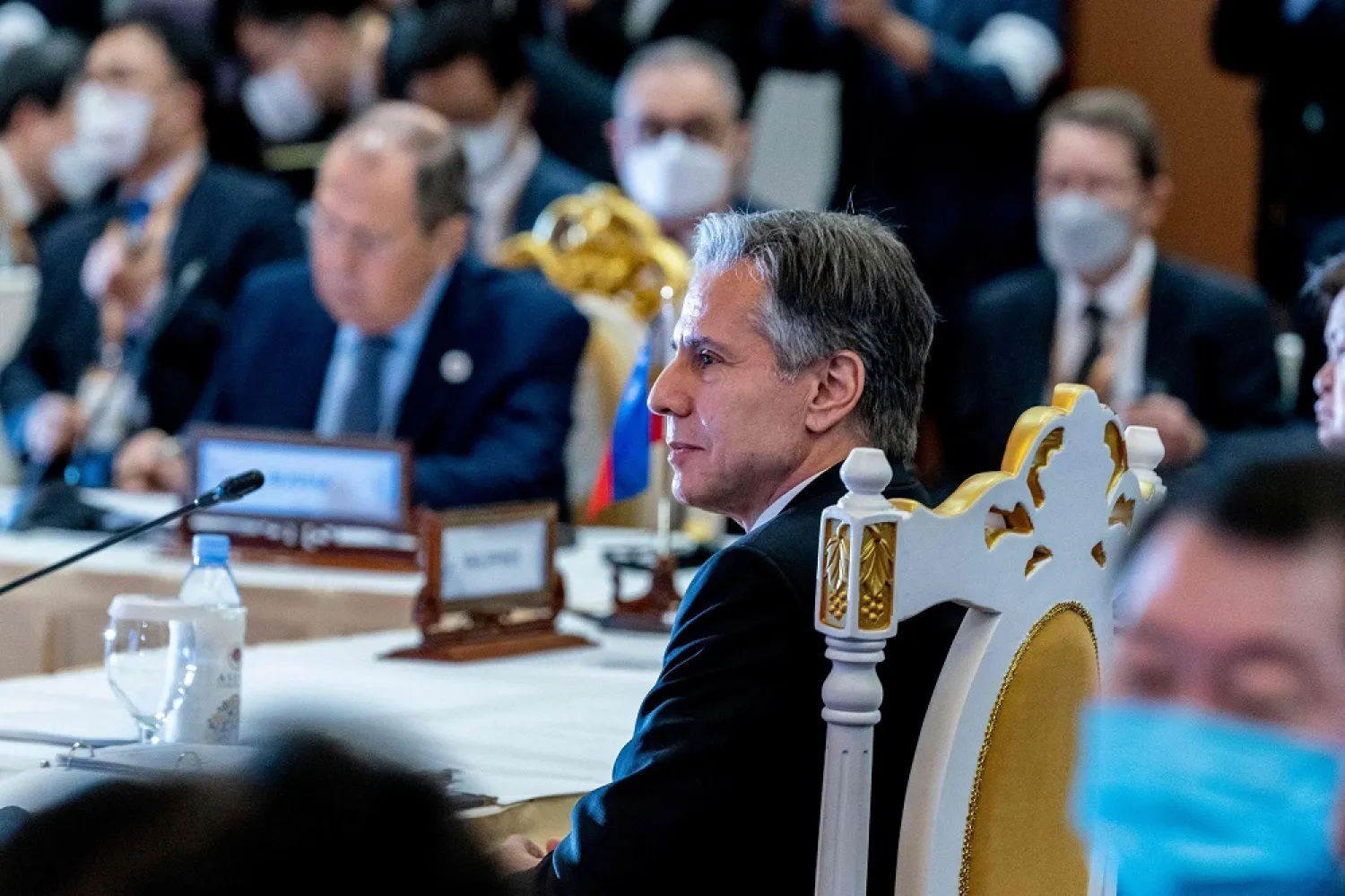 Russia's Foreign Minister Sergei Lavrov (C) and US Secretary of State Antony Blinken (R) attend the East Asia Summit Foreign Ministers meeting during the 55th ASEAN Foreign Ministers' Meeting in Phnom Penh on August 5, 2022. (AFP)